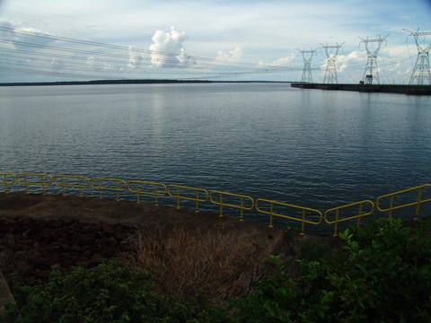 O lago, visto da barragem